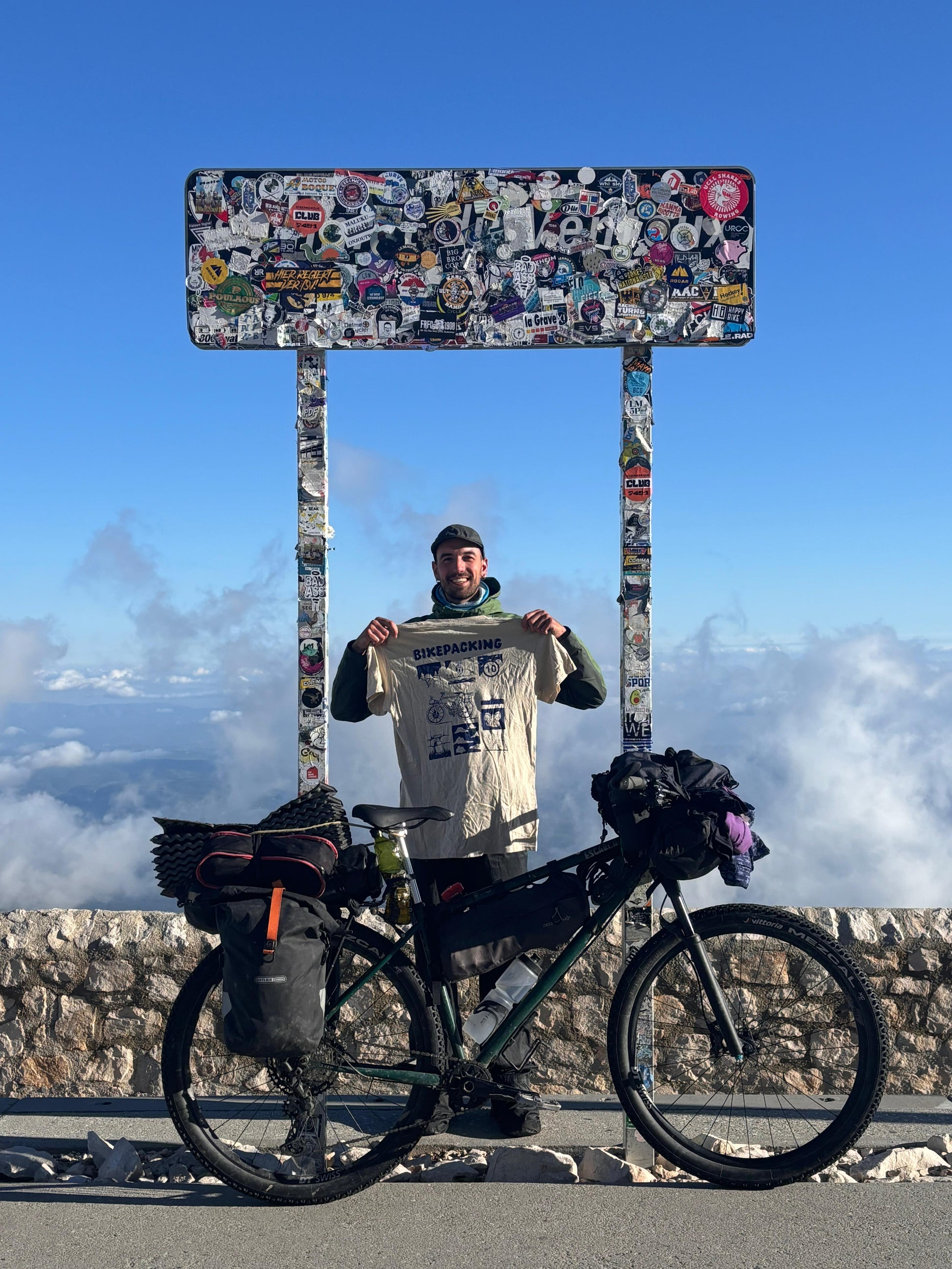 Camiseta BIKEPACKING Beige – Escarcha Cycles